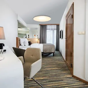 Hotel Leonardo Boutique Center